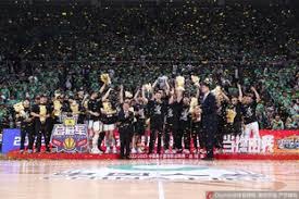 官方：阿森纳与女足主帅勒妮-斯莱杰斯完成续约，合同至2029年