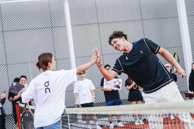 并迅速加速 并迅速加速